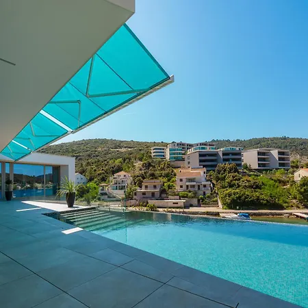 Diva Villa *