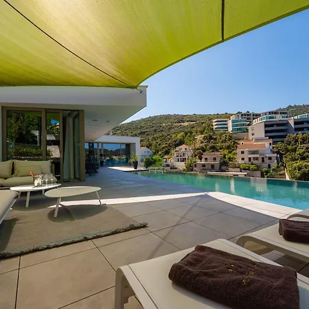Diva Villa *